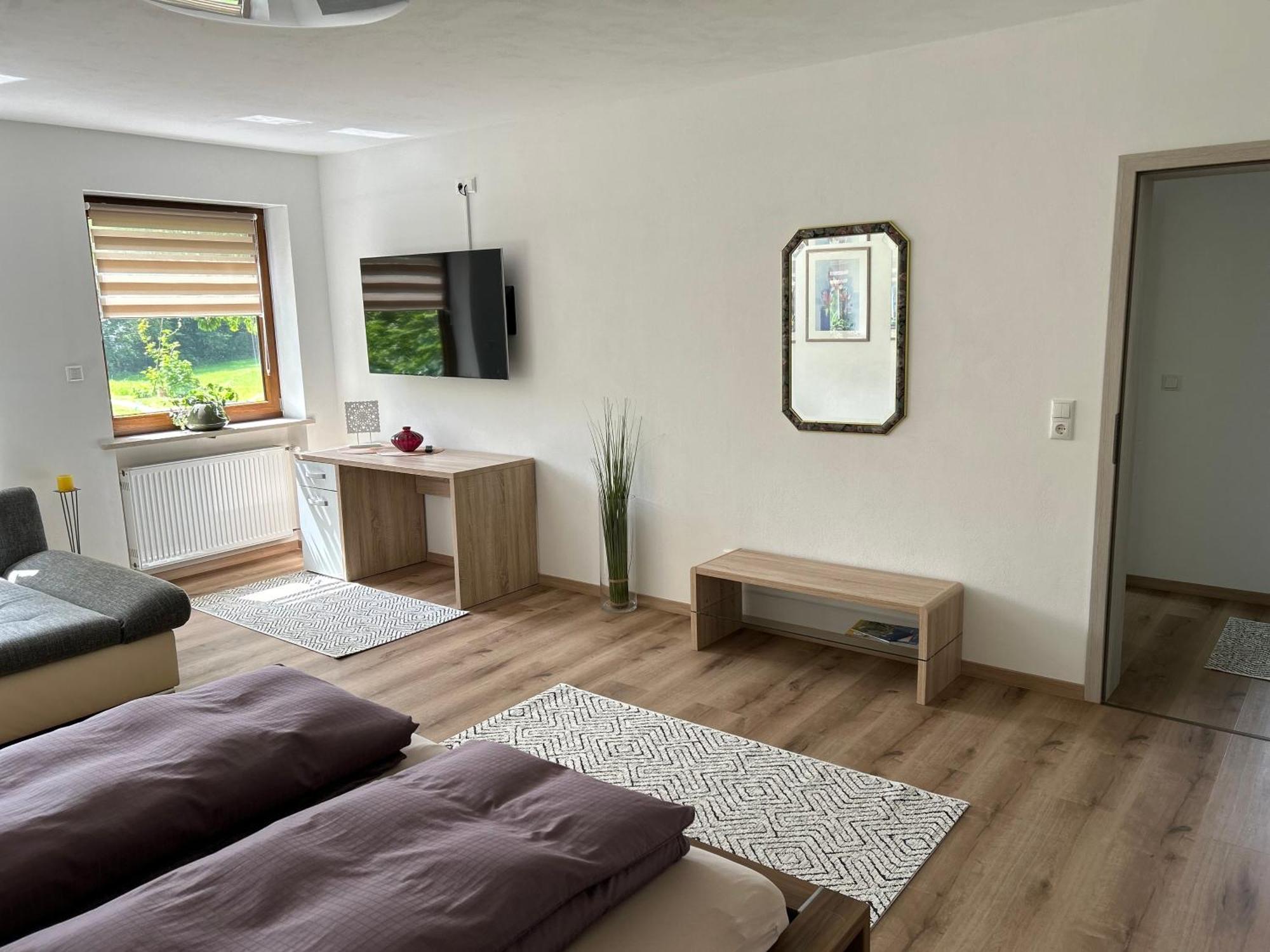 Ruhige Ferienwohnung Mit Terrasse Fuer 2 Personen Vohenstrauss Eksteriør billede